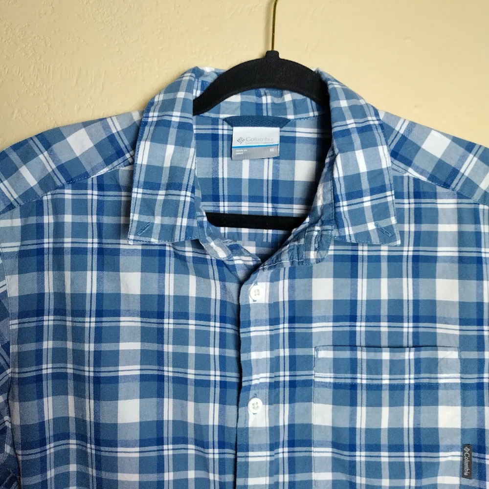 Columbia Shirt Mens size M  Blue Plaid Regular Fit Button Up Camp Casual Outdoor